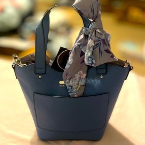 STEVE MADDEN BLUE BREECE HANDBAG WITH STRAP AND MATCHING SCARF & WRISTLET